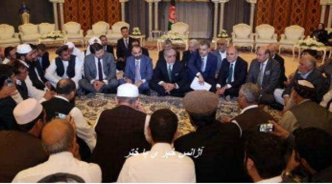 رییس اجرائیه دردیدار با افغانهای مقیم عربستان از حل مشکلات آنها سخن گفت